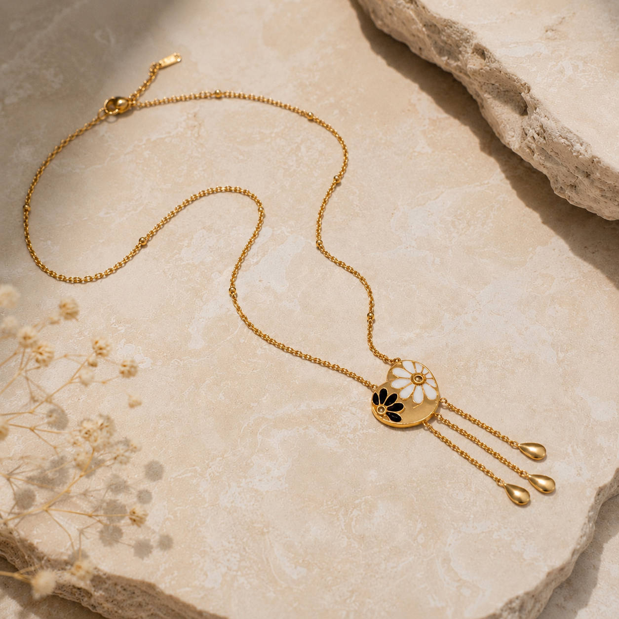 Daisy Tassel Necklace